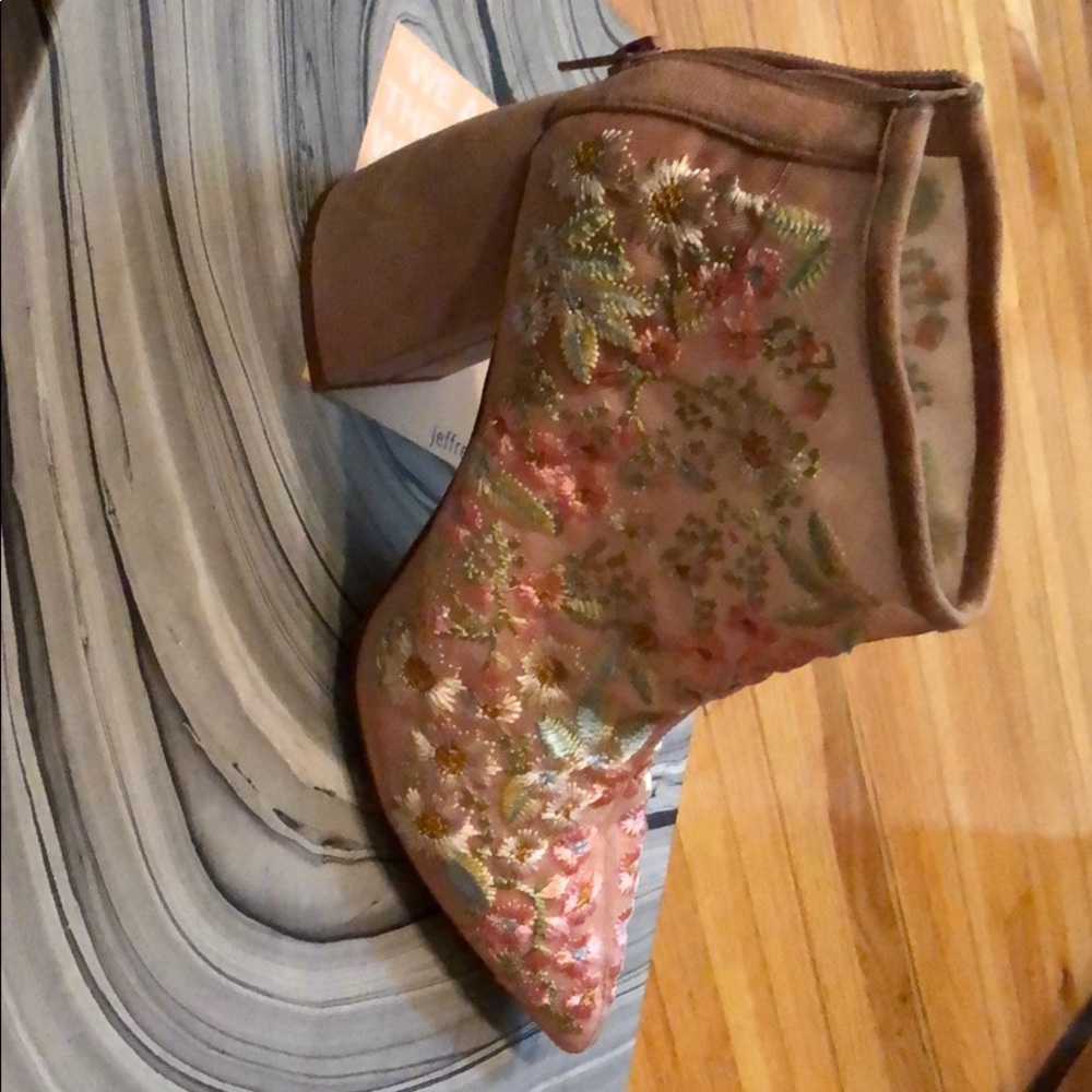 Ankle boots